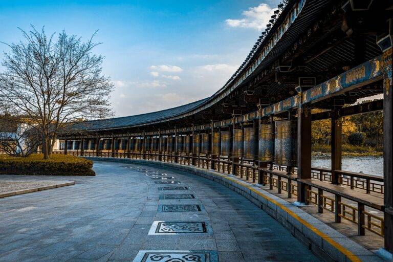 Adventure Travel for Families: Bonding Through Outdoor Excursions and Thrilling Activities